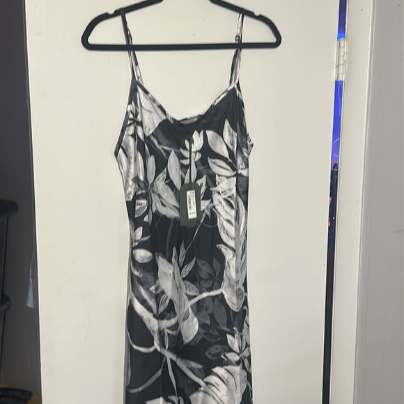 NWT. AllSaints Bryony Jackie Floral Maxi Dress in size 8. - Picture 5 of 7